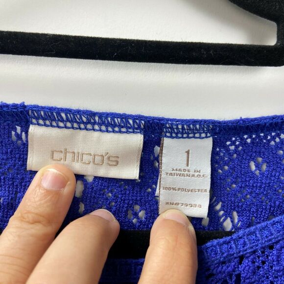 Chico's 1 Medium Womens Cobalt Blue Eyelet Top - Picture 3 of 5